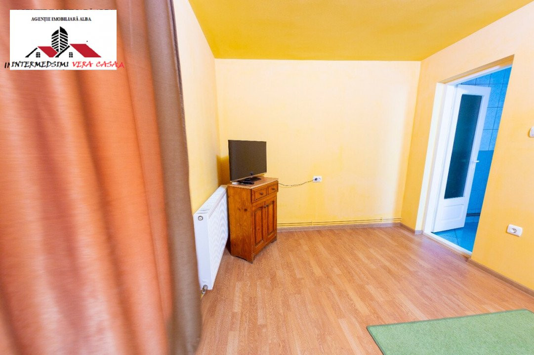 OFERTA! Vila si Hala de vanzare 24300 mp la 13 km de Alba Iulia 