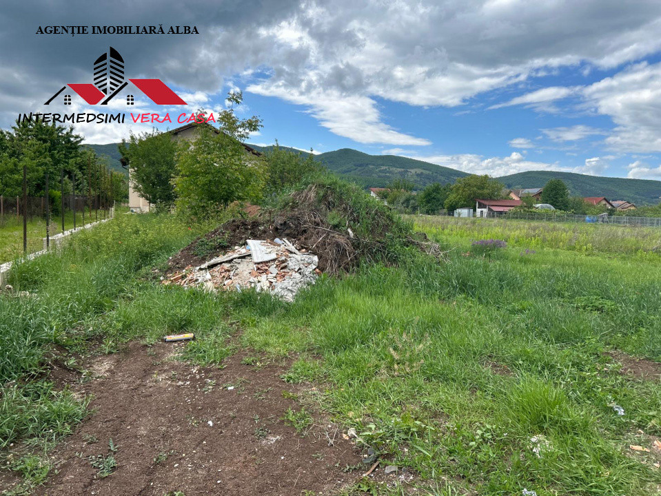 Casa noua 4 camere, 2 bai de vanzare Alba- Micesti partea dreapta.