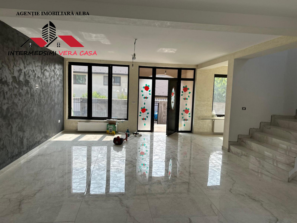 Casa noua 4 camere, 2 bai de vanzare Alba - Cetate in spate la Piata