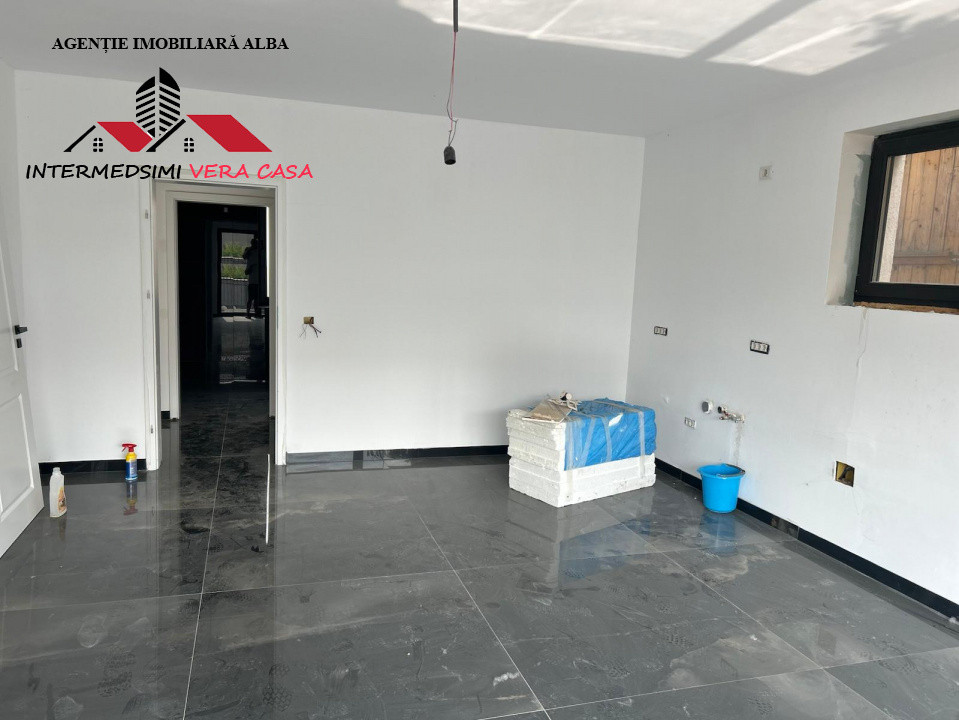 Casa noua 4 camere, 2 bai de vanzare Alba - Cetate in spate la Piata