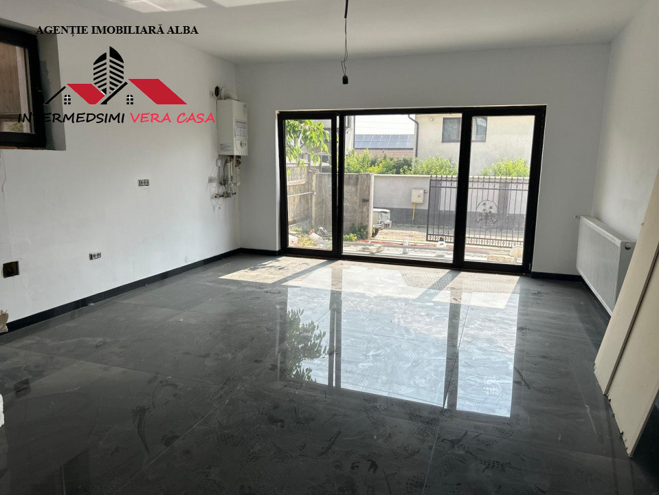 Casa noua 4 camere, 2 bai de vanzare Alba - Cetate in spate la Piata