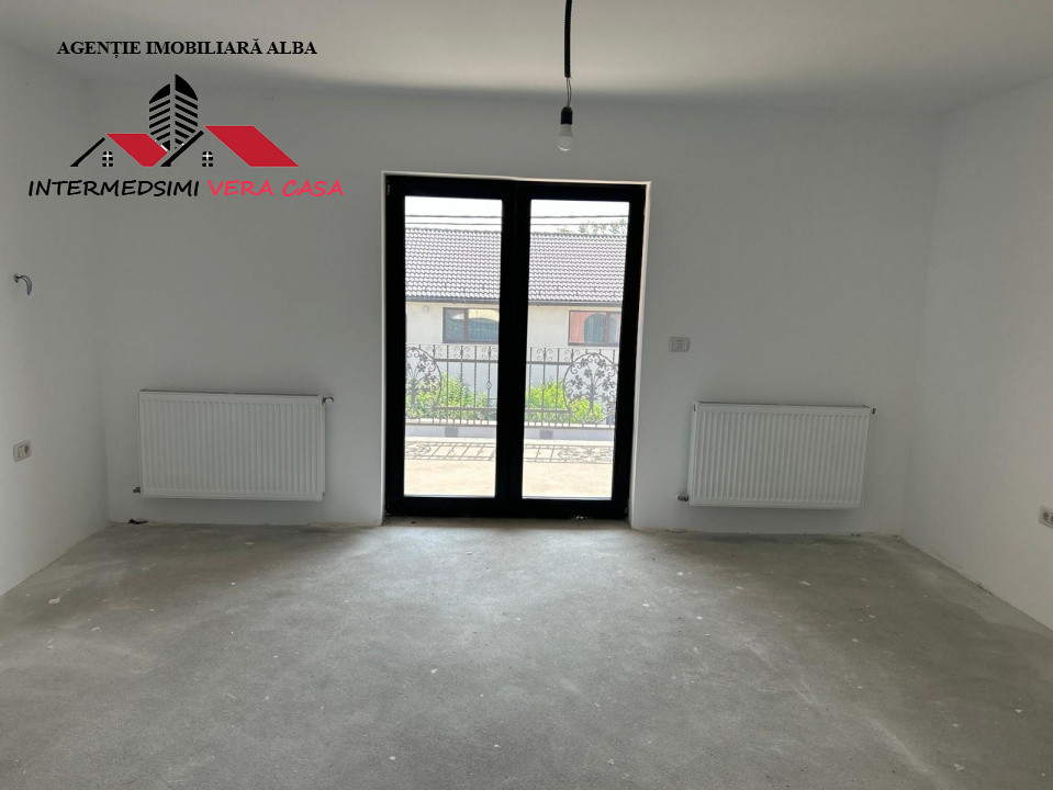 Casa noua 4 camere, 2 bai de vanzare Alba - Cetate in spate la Piata