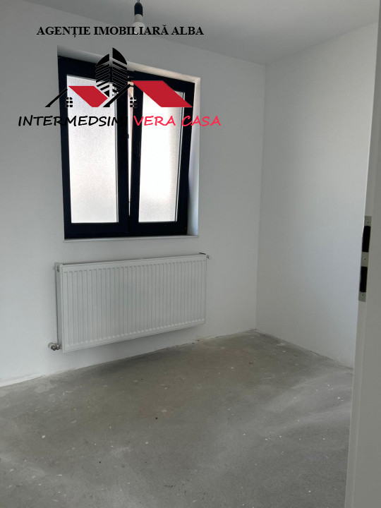 Casa noua 4 camere, 2 bai de vanzare Alba - Cetate in spate la Piata
