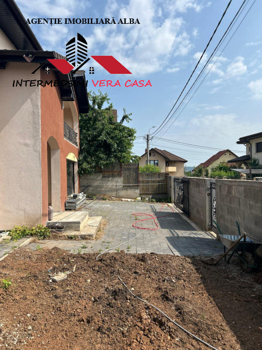 Casa noua 4 camere, 2 bai de vanzare Alba - Cetate in spate la Piata