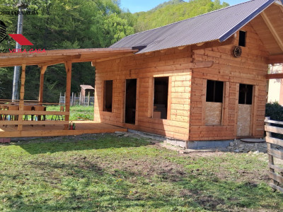 Cabana cu 829 mp de teren intravilan Lunca Ampoitei Jud Alba
