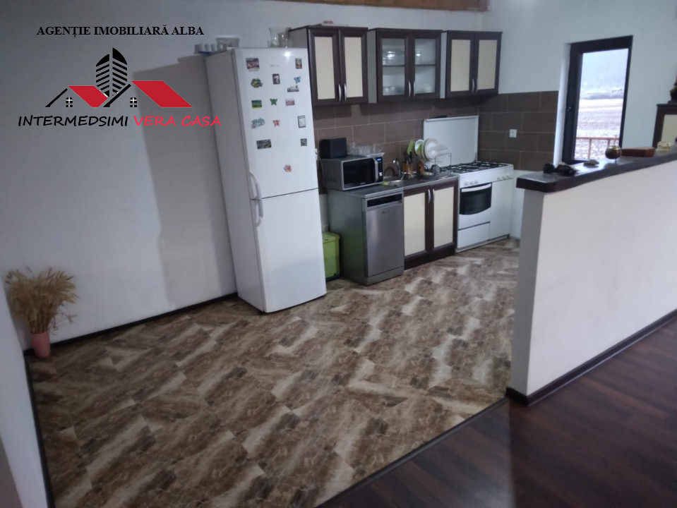 Casa nou 7 camere 3 bai de vanzare in Ampoita Jud Alba
