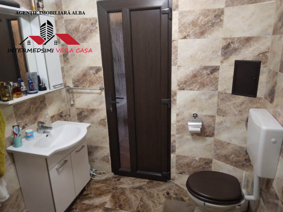Casa nou 7 camere 3 bai de vanzare in Ampoita Jud Alba
