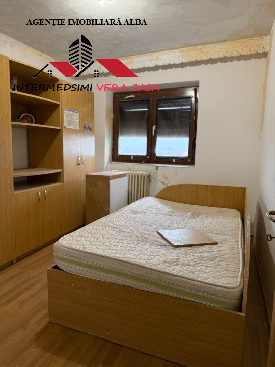 Apartamenyt 3 camere 2 bai de vanzare Alba iulia ( McDonalds)