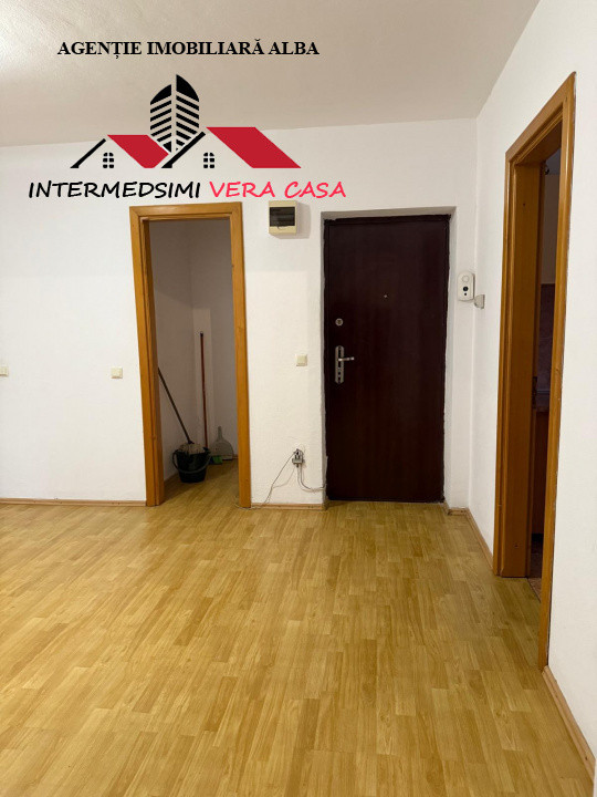Apartament ET 1 cu 3 camere 2 bai de inchiriat Alba iulia zona Centru