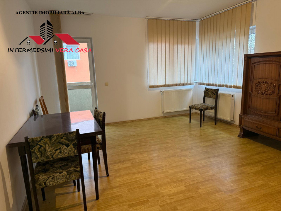 Apartament ET 1 cu 3 camere 2 bai de inchiriat Alba iulia zona Centru