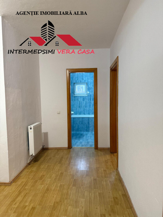 Apartament ET 1 cu 3 camere 2 bai de inchiriat Alba iulia zona Centru