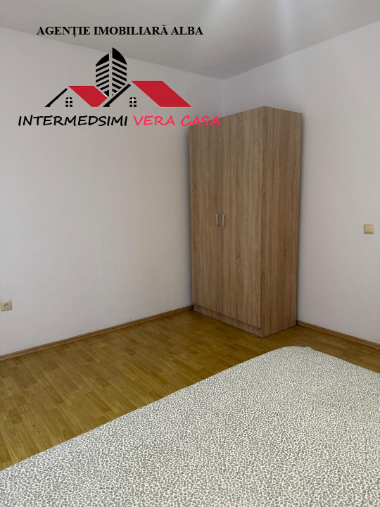 Apartament ET 1 cu 3 camere 2 bai de inchiriat Alba iulia zona Centru