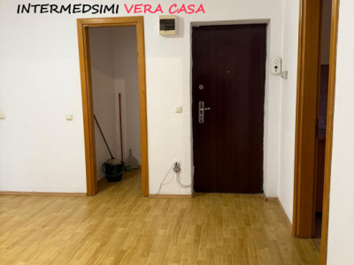 Apartament ET 1 cu 3 camere 2 bai de inchiriat Alba iulia zona Centru