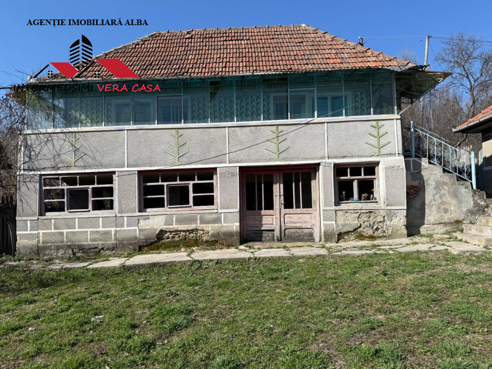 Casa si anexe cu un teren de 7701 mp de vanzare in Stauini  Jud Alba