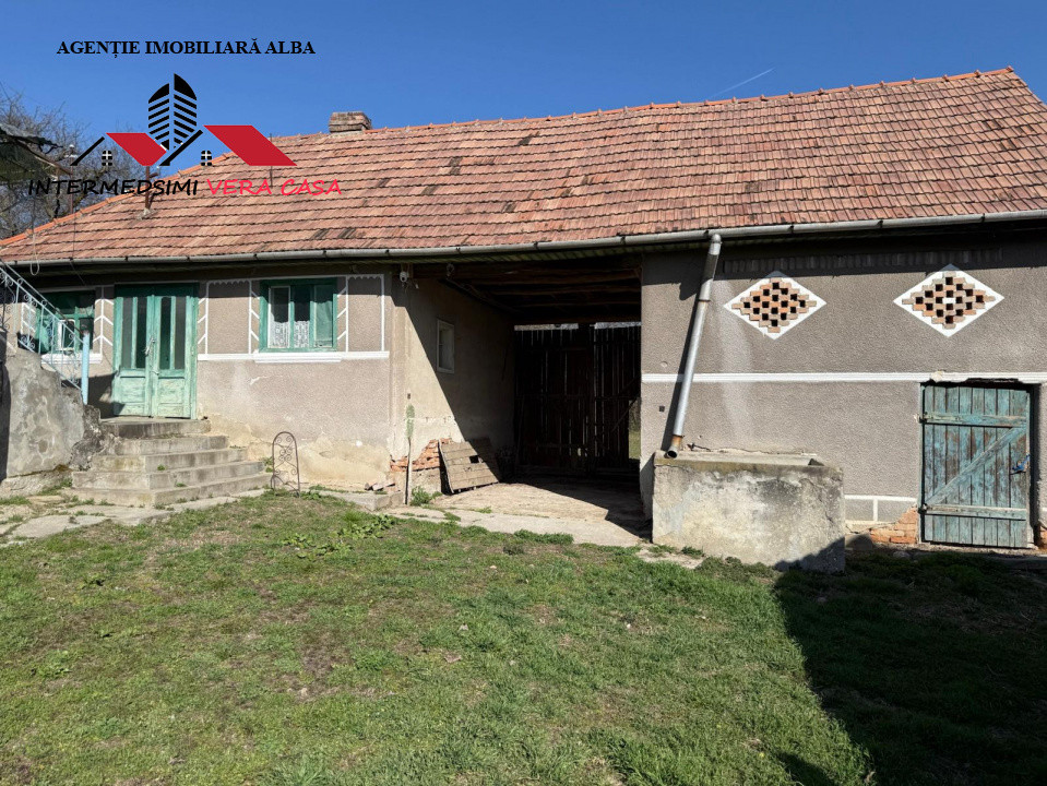 Casa si anexe cu un teren de 7701 mp de vanzare in Stauini  Jud Alba