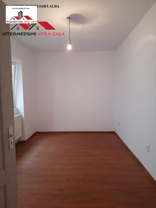 OFERTA! Casa cu 3 camere 63 mp de vanzare Sebes zona Centru 