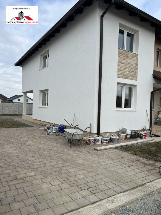 Duplex modern 5 camere, 3 bai, 120 mu de vanzare Alba zona Dealu Furcilor 