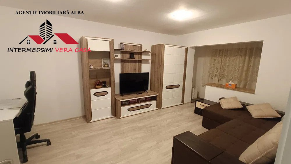 Apartament 2 camere decomandat 50 mp , Et 2 renovat , sub stadion partea dreapta