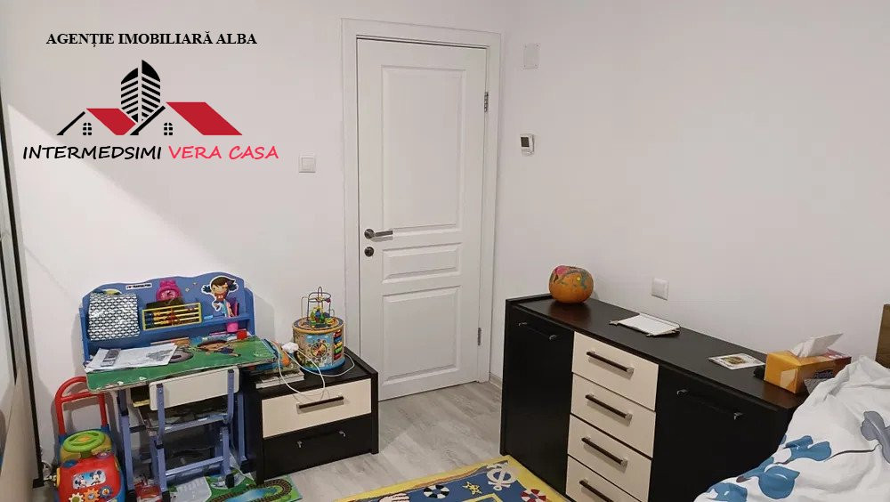 Apartament 2 camere decomandat 50 mp , Et 2 renovat , sub stadion partea dreapta