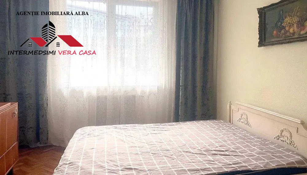 Apartament 3 camere Et 2 decomandat 71 mp Alba iulia zona Centru 