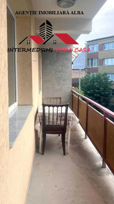 Apartament 3 camere Et 2 decomandat 71 mp Alba iulia zona Centru 